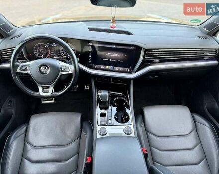 Сірий Фольксваген Туарег, об'ємом двигуна 2.97 л та пробігом 199 тис. км за 59999 $, фото 18 на Automoto.ua