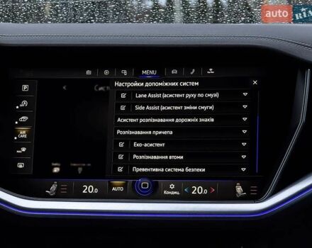Серый Фольксваген Туарег, объемом двигателя 3 л и пробегом 135 тыс. км за 52999 $, фото 96 на Automoto.ua