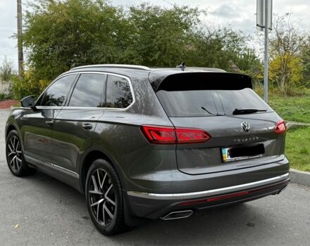 Серый Фольксваген Туарег, объемом двигателя 3 л и пробегом 62 тыс. км за 57950 $, фото 4 на Automoto.ua