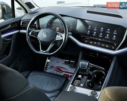 Серый Фольксваген Туарег, объемом двигателя 3 л и пробегом 135 тыс. км за 52999 $, фото 72 на Automoto.ua