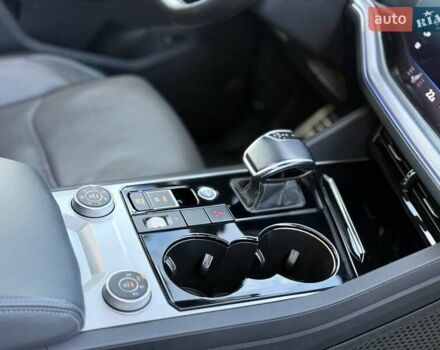 Сірий Фольксваген Туарег, об'ємом двигуна 2.97 л та пробігом 199 тис. км за 59999 $, фото 10 на Automoto.ua