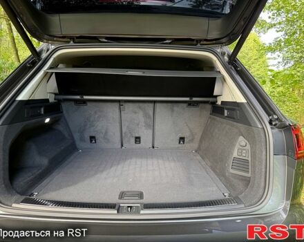 Серый Фольксваген Туарег, объемом двигателя 3 л и пробегом 62 тыс. км за 58500 $, фото 6 на Automoto.ua