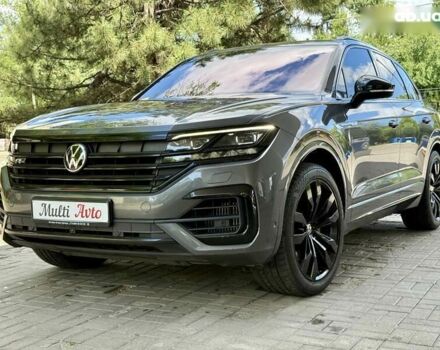 Сірий Фольксваген Туарег, об'ємом двигуна 3 л та пробігом 100 тис. км за 49500 $, фото 1 на Automoto.ua