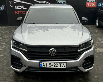 Серый Фольксваген Туарег, объемом двигателя 2.97 л и пробегом 147 тыс. км за 42999 $, фото 2 на Automoto.ua