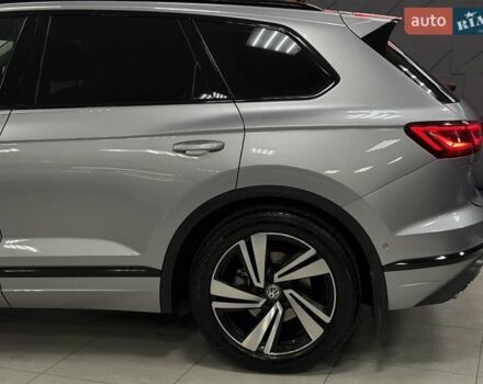 Серый Фольксваген Туарег, объемом двигателя 2.97 л и пробегом 53 тыс. км за 57000 $, фото 18 на Automoto.ua