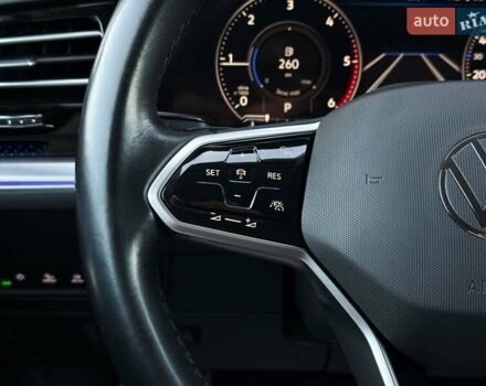 Серый Фольксваген Туарег, объемом двигателя 3 л и пробегом 135 тыс. км за 52999 $, фото 44 на Automoto.ua