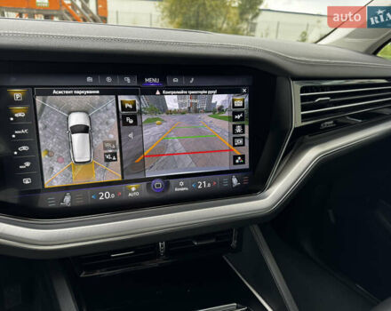 Фольксваген Туарег 2020 у Києві на Automoto.ua Сірий Фольксваген Туарег, об'ємом двигуна 3 л та пробігом 41 тис. км за 48700 $, фото 36 на Automoto.ua