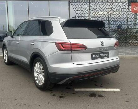 Сірий Фольксваген Туарег, об'ємом двигуна 3 л та пробігом 88 тис. км за 39726 $, фото 1 на Automoto.ua