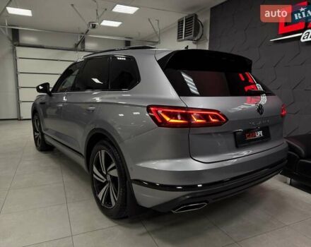 Серый Фольксваген Туарег, объемом двигателя 2.97 л и пробегом 53 тыс. км за 57000 $, фото 23 на Automoto.ua