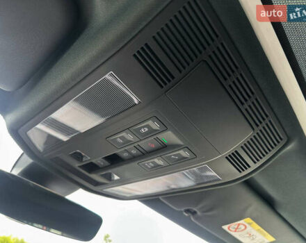 Серый Фольксваген Туарег, объемом двигателя 3 л и пробегом 160 тыс. км за 51500 $, фото 45 на Automoto.ua