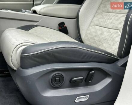 Фольксваген Туарег 2020 у Чернівцях на Automoto.ua Сірий Фольксваген Туарег, об'ємом двигуна 3 л та пробігом 90 тис. км за 50500 $, фото 8 на Automoto.ua