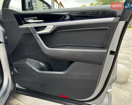 Фольксваген Туарег 2020 у Києві на Automoto.ua Сірий Фольксваген Туарег, об'ємом двигуна 3 л та пробігом 41 тис. км за 48700 $, фото 23 на Automoto.ua