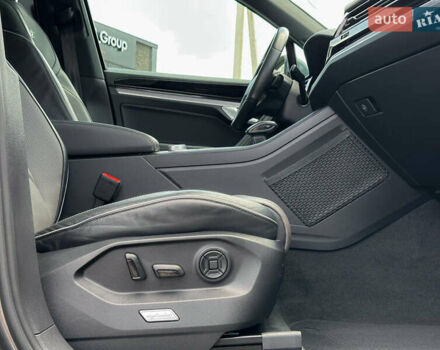 Серый Фольксваген Туарег, объемом двигателя 3 л и пробегом 160 тыс. км за 51500 $, фото 70 на Automoto.ua