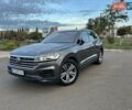 Серый Фольксваген Туарег, объемом двигателя 2.97 л и пробегом 224 тыс. км за 40000 $, фото 1 на Automoto.ua
