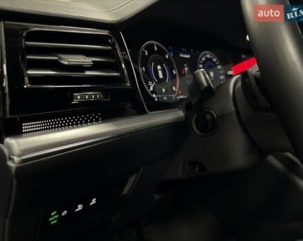 Серый Фольксваген Туарег, объемом двигателя 2.97 л и пробегом 53 тыс. км за 57000 $, фото 28 на Automoto.ua