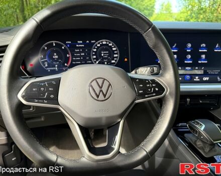 Серый Фольксваген Туарег, объемом двигателя 3 л и пробегом 62 тыс. км за 58500 $, фото 5 на Automoto.ua