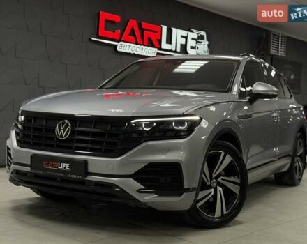 Серый Фольксваген Туарег, объемом двигателя 2.97 л и пробегом 53 тыс. км за 57000 $, фото 3 на Automoto.ua