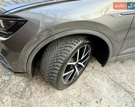 Серый Фольксваген Туарег, объемом двигателя 2.97 л и пробегом 125 тыс. км за 46800 $, фото 31 на Automoto.ua