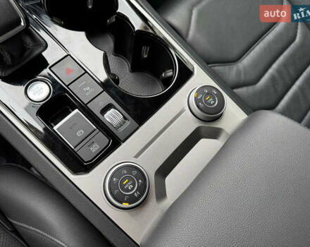 Фольксваген Туарег 2020 у Києві на Automoto.ua Сірий Фольксваген Туарег, об'ємом двигуна 3 л та пробігом 41 тис. км за 48700 $, фото 32 на Automoto.ua