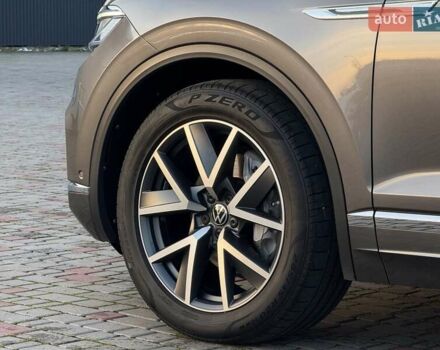 Серый Фольксваген Туарег, объемом двигателя 3 л и пробегом 135 тыс. км за 52999 $, фото 26 на Automoto.ua