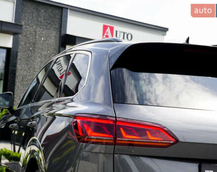 Серый Фольксваген Туарег, объемом двигателя 3 л и пробегом 160 тыс. км за 51500 $, фото 17 на Automoto.ua