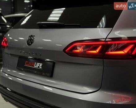 Серый Фольксваген Туарег, объемом двигателя 2.97 л и пробегом 53 тыс. км за 57000 $, фото 15 на Automoto.ua