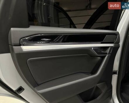 Серый Фольксваген Туарег, объемом двигателя 2.97 л и пробегом 53 тыс. км за 57000 $, фото 41 на Automoto.ua