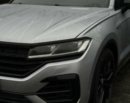 Серый Фольксваген Туарег, объемом двигателя 2.97 л и пробегом 147 тыс. км за 42999 $, фото 31 на Automoto.ua