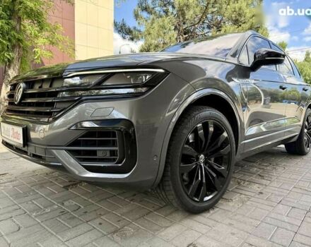 Сірий Фольксваген Туарег, об'ємом двигуна 3 л та пробігом 100 тис. км за 49500 $, фото 2 на Automoto.ua