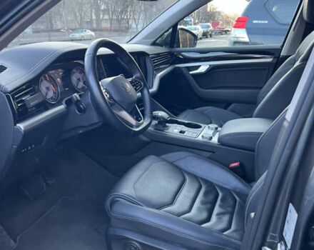 Серый Фольксваген Туарег, объемом двигателя 2.99 л и пробегом 88 тыс. км за 46800 $, фото 7 на Automoto.ua