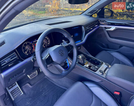 Фольксваген Туарег 2020 у Кривому Розі на Automoto.ua Сірий Фольксваген Туарег, об'ємом двигуна 3.96 л та пробігом 111 тис. км за 72000 $, фото 14 на Automoto.ua