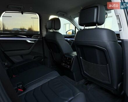 Серый Фольксваген Туарег, объемом двигателя 3 л и пробегом 135 тыс. км за 52999 $, фото 70 на Automoto.ua