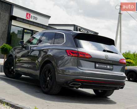 Серый Фольксваген Туарег, объемом двигателя 3 л и пробегом 160 тыс. км за 51500 $, фото 21 на Automoto.ua