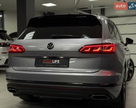 Серый Фольксваген Туарег, объемом двигателя 2.97 л и пробегом 53 тыс. км за 57000 $, фото 13 на Automoto.ua