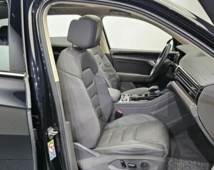 Серый Фольксваген Туарег, объемом двигателя 3 л и пробегом 88 тыс. км за 51200 $, фото 12 на Automoto.ua