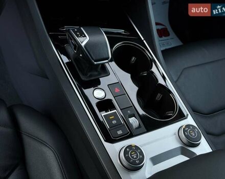 Серый Фольксваген Туарег, объемом двигателя 3 л и пробегом 135 тыс. км за 52999 $, фото 49 на Automoto.ua