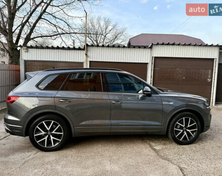 Серый Фольксваген Туарег, объемом двигателя 2.97 л и пробегом 125 тыс. км за 46800 $, фото 16 на Automoto.ua