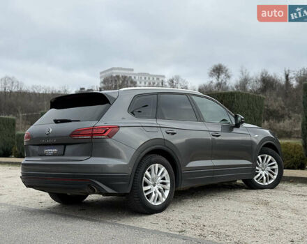 Сірий Фольксваген Туарег, об'ємом двигуна 2.97 л та пробігом 180 тис. км за 39500 $, фото 11 на Automoto.ua