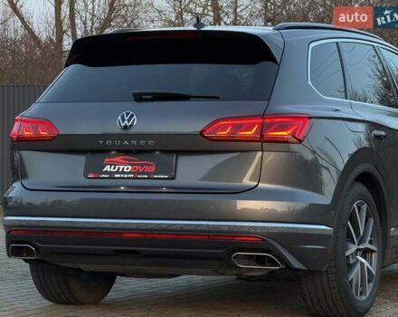 Серый Фольксваген Туарег, объемом двигателя 3 л и пробегом 135 тыс. км за 52999 $, фото 24 на Automoto.ua