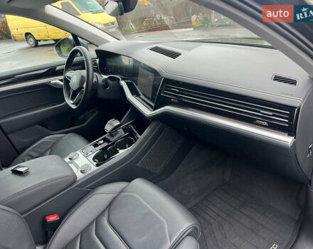 Серый Фольксваген Туарег, объемом двигателя 2.97 л и пробегом 120 тыс. км за 52500 $, фото 18 на Automoto.ua