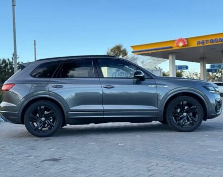 Серый Фольксваген Туарег, объемом двигателя 3 л и пробегом 210 тыс. км за 1402 $, фото 4 на Automoto.ua