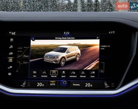 Серый Фольксваген Туарег, объемом двигателя 3 л и пробегом 135 тыс. км за 52999 $, фото 91 на Automoto.ua