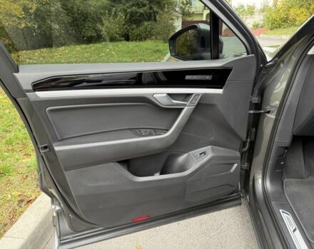 Серый Фольксваген Туарег, объемом двигателя 3 л и пробегом 62 тыс. км за 57950 $, фото 13 на Automoto.ua