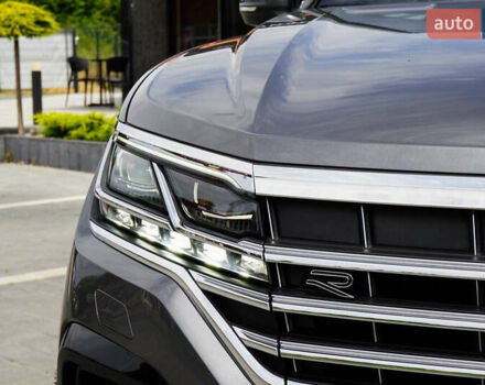 Серый Фольксваген Туарег, объемом двигателя 3 л и пробегом 160 тыс. км за 51500 $, фото 9 на Automoto.ua