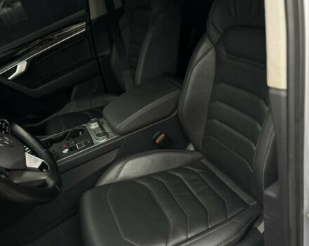 Серый Фольксваген Туарег, объемом двигателя 2.97 л и пробегом 147 тыс. км за 42999 $, фото 23 на Automoto.ua