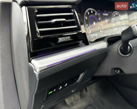 Фольксваген Туарег 2020 у Києві на Automoto.ua Сірий Фольксваген Туарег, об'ємом двигуна 3 л та пробігом 41 тис. км за 48700 $, фото 15 на Automoto.ua