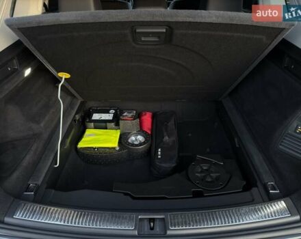 Серый Фольксваген Туарег, объемом двигателя 3 л и пробегом 135 тыс. км за 52999 $, фото 62 на Automoto.ua