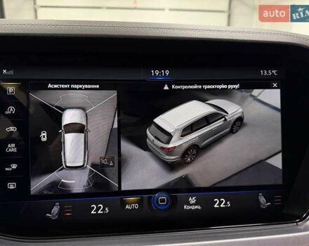 Серый Фольксваген Туарег, объемом двигателя 2.97 л и пробегом 53 тыс. км за 57000 $, фото 35 на Automoto.ua