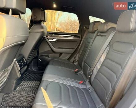 Серый Фольксваген Туарег, объемом двигателя 3 л и пробегом 115 тыс. км за 40500 $, фото 14 на Automoto.ua