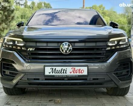 Сірий Фольксваген Туарег, об'ємом двигуна 3 л та пробігом 100 тис. км за 49500 $, фото 6 на Automoto.ua